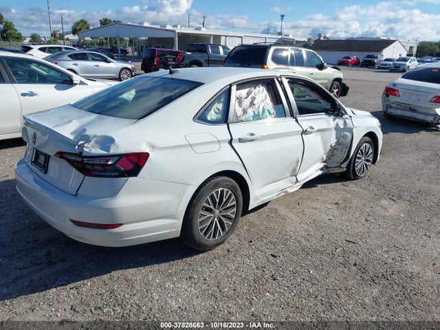 3VWN57BU5MM059660 Volkswagen Jetta S/r-line