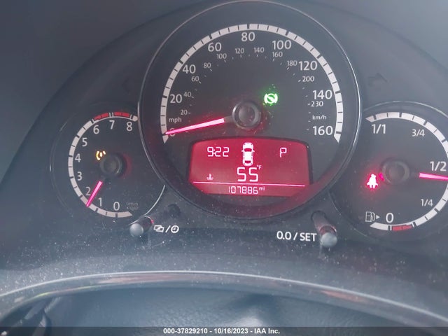 3VWF17AT1FM648264 Volkswagen Beetle Coupe 1.8t Fleet Edition
