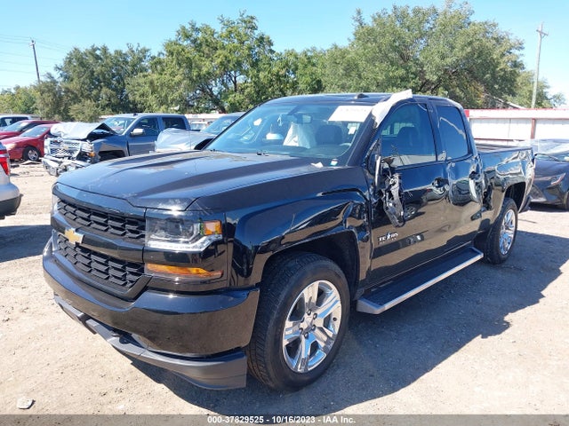 Chevrolet Silverado 1500 Custom 2018 1GCRCPEC1JZ371790 Image 2