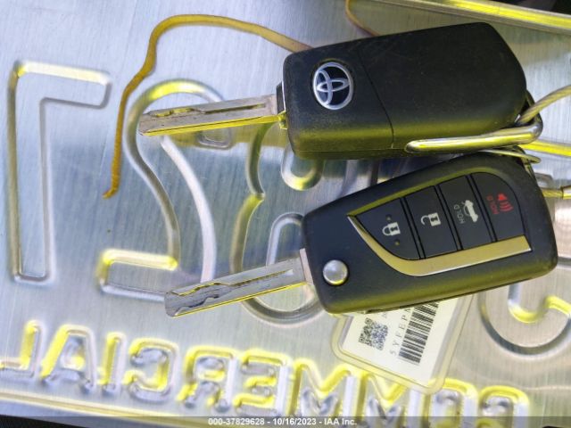 5YFEPMAE8NP389390 Toyota COROLLA LE