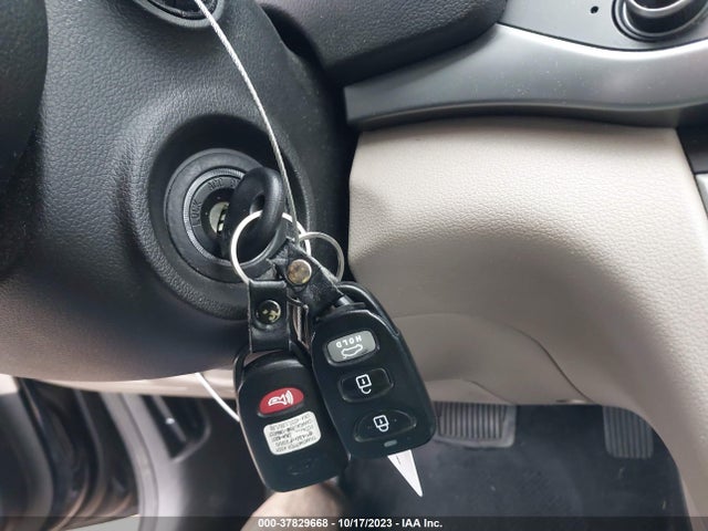 2018 HYUNDAI ELANTRA SEL VIN: 5NPD84LF7JH273975
