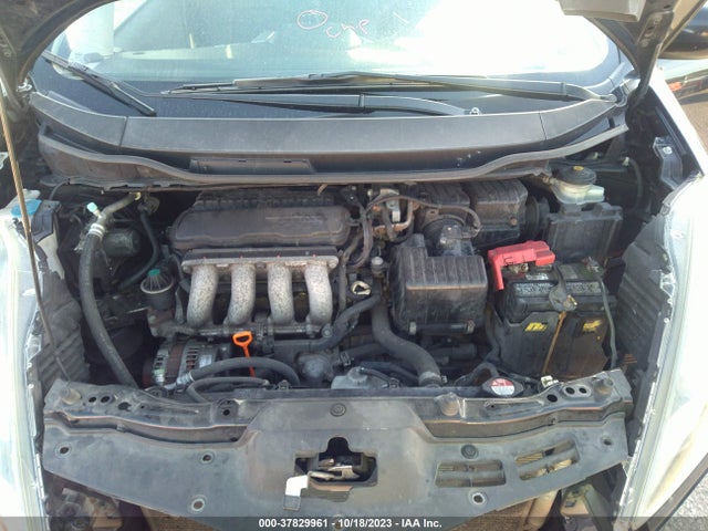 2013 HONDA FIT VIN: JHMGE8H3XDC016027