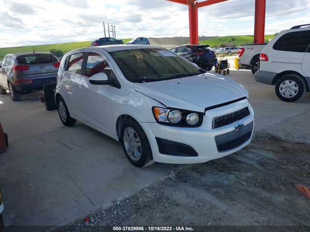 Chevrolet SONIC LT 2015 1G1JC6SG6F4102146 Image 1