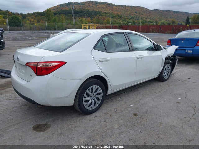 2018 TOYOTA COROLLA LE VIN: 2T1BURHE1JC975857