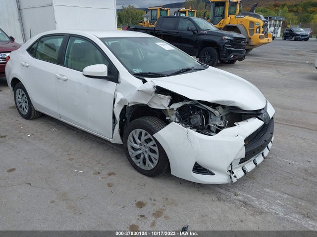 2018 TOYOTA COROLLA LE VIN: 2T1BURHE1JC975857