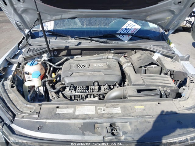 1VWAT7A33HC016858 Volkswagen Passat 1.8t S