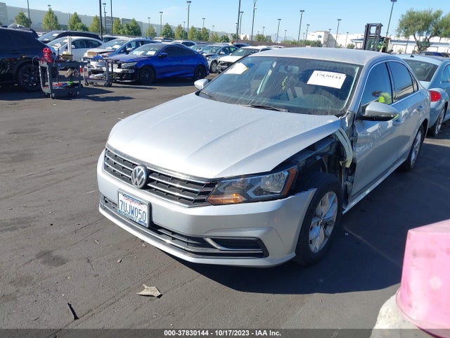 1VWAT7A33HC016858 Volkswagen Passat 1.8t S