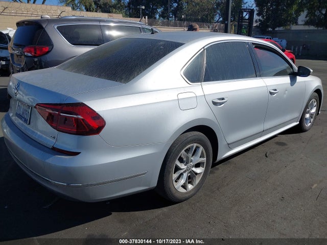 1VWAT7A33HC016858 Volkswagen Passat 1.8t S
