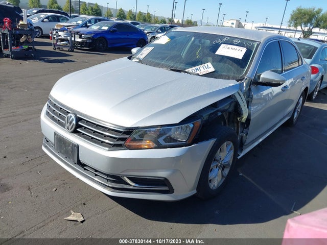 1VWAT7A33HC016858 Volkswagen Passat 1.8t S