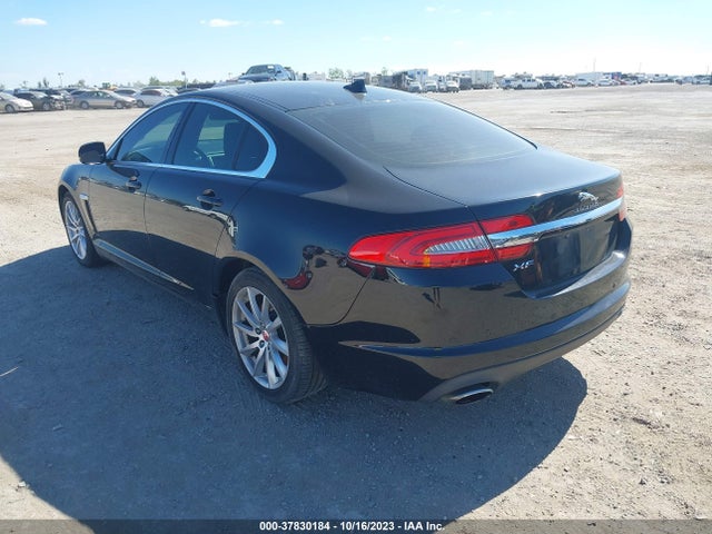 2014 JAGUAR XF SAJWA0ES6EPU29726 Photo 2
