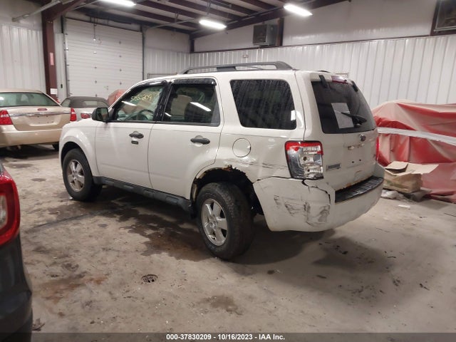 2011 FORD ESCAPE 1FMCU9DG7BKA86312 Photo 2