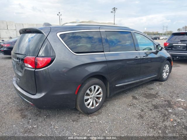 2018 CHRYSLER PACIFICA 2C4RC1BG3JR123846 Photo 3