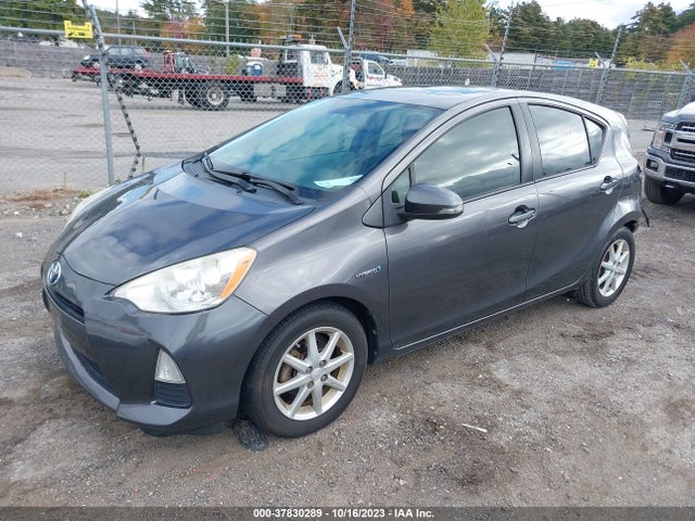 Toyota Prius C One/three/two/four 2014 JTDKDTB31E1059842 Image 2