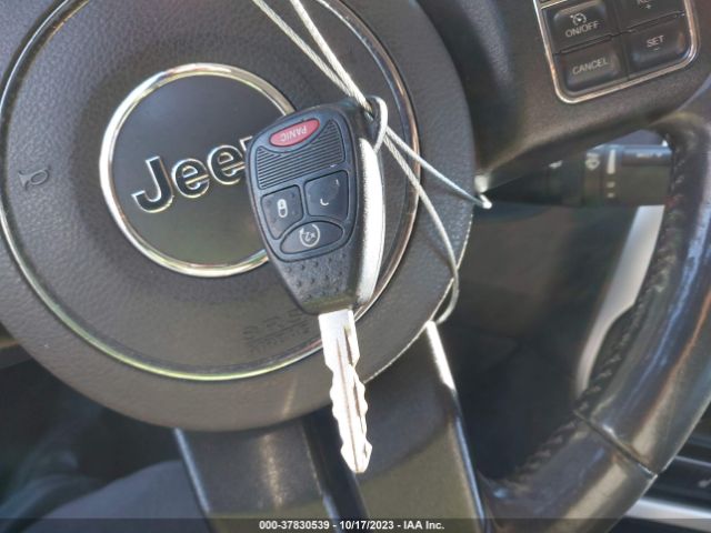 1C4NJDEB1ED788209 Jeep Compass Latitude