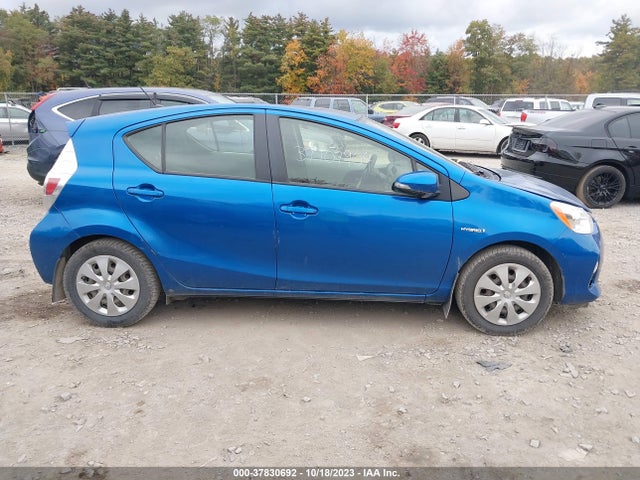 Toyota Prius C One/three/two/four 2014 JTDKDTB33E1569965 Image 13