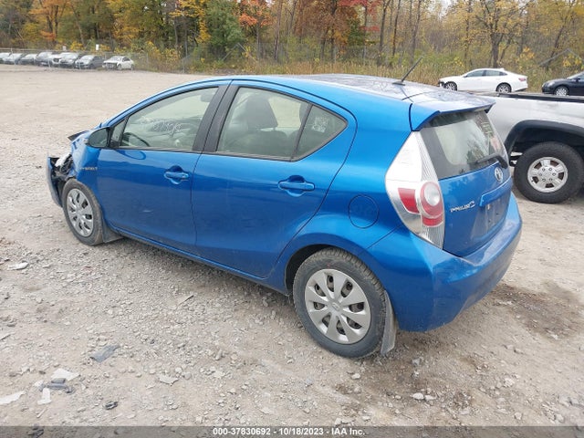 2014 TOYOTA PRIUS C JTDKDTB33E1569965 Photo 2