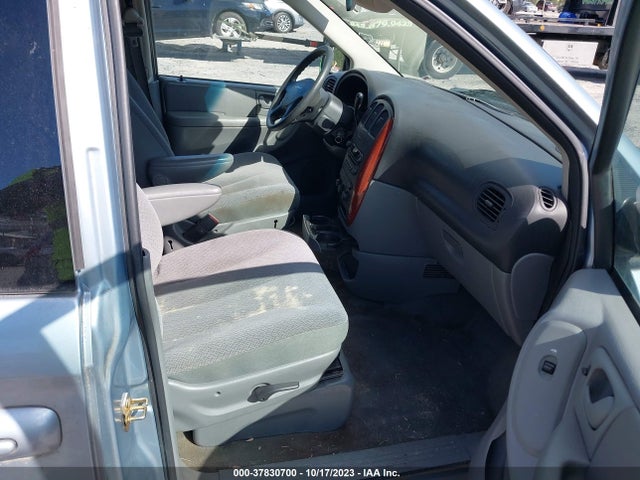 2006 CHRYSLER TOWN & COUNTRY SWB VIN: 1A4GP45R56B628653