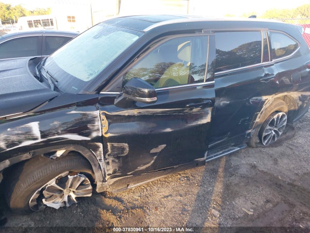 Toyota Highlander Xle 2022 5TDGZRAH3NS128461 Image 6