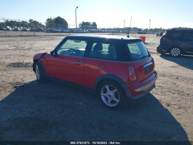 2002 MINI COOPER HARDTOP WMWRC334X2TC38132 Photo 2