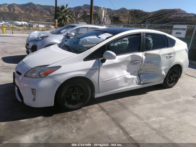 Toyota Prius Four/five/three/one/two 2014 JTDKN3DU6E1753638 Image 2