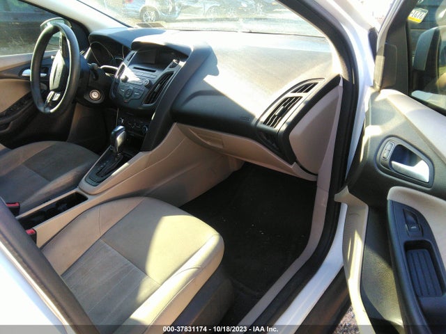 2016 FORD FOCUS SE VIN: 1FADP3F21GL279268