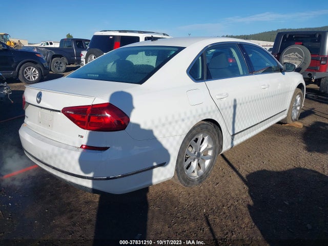 1VWAT7A35GC060844 Volkswagen Passat 1.8t S
