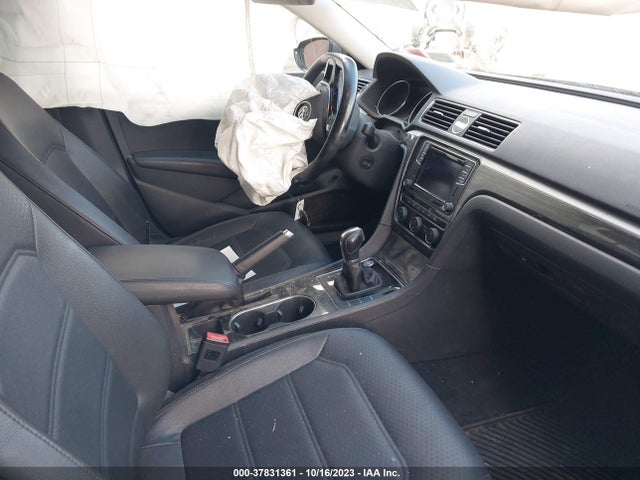 1VWBT7A35GC024527 Volkswagen Passat 1.8t Se W/technology