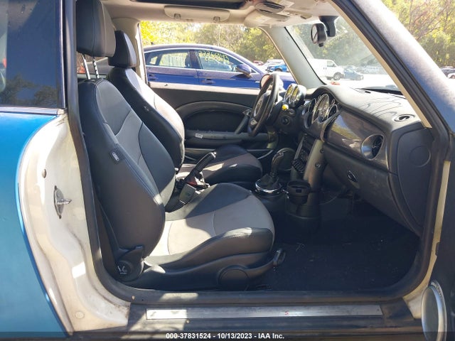 2006 MINI COOPER HARDTOP WMWRE33546TN26802 Photo 4