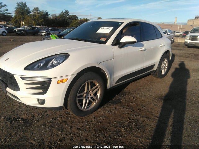 2017 PORSCHE MACAN WP1AA2A59HLB82667 Photo 1