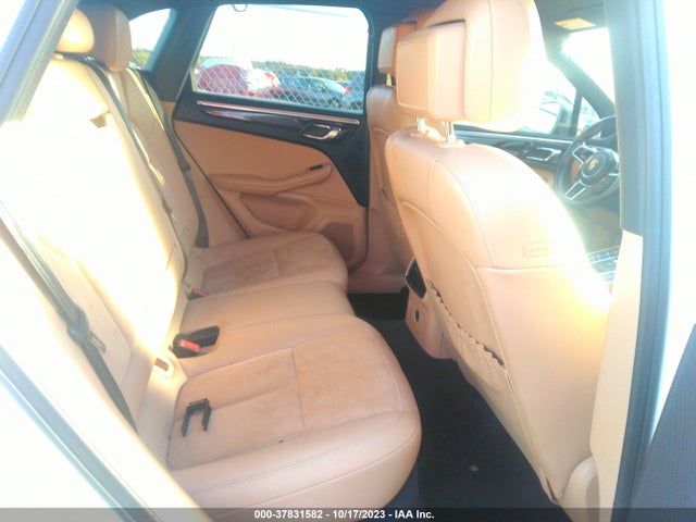 2017 PORSCHE MACAN WP1AA2A59HLB82667 Photo 7