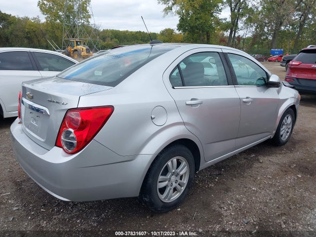 Chevrolet SONIC LT 2016 1G1JC5SH5G4110954 Image 4
