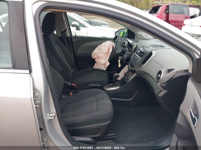 Chevrolet SONIC LT 2016 1G1JC5SH5G4110954 Image 5