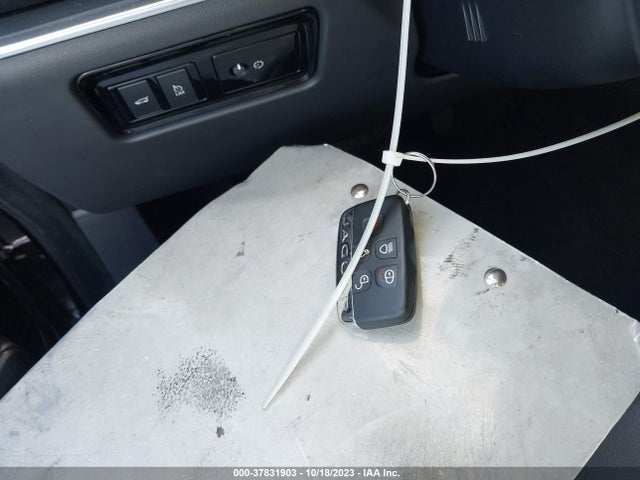 2020 JAGUAR F-PACE SADCJ2FX3LA658103 Photo 10