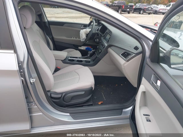 Hyundai SONATA SE 2017 5NPE24AF4HH585576 Image 5