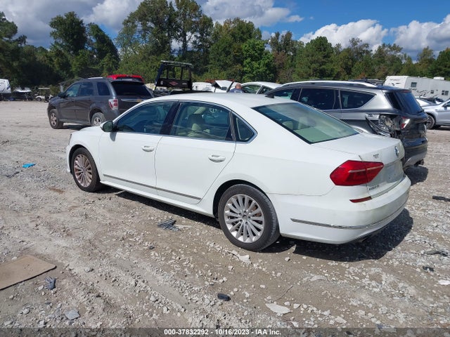2016 VOLKSWAGEN PASSAT 1VWBT7A32GC022556 Photo 2