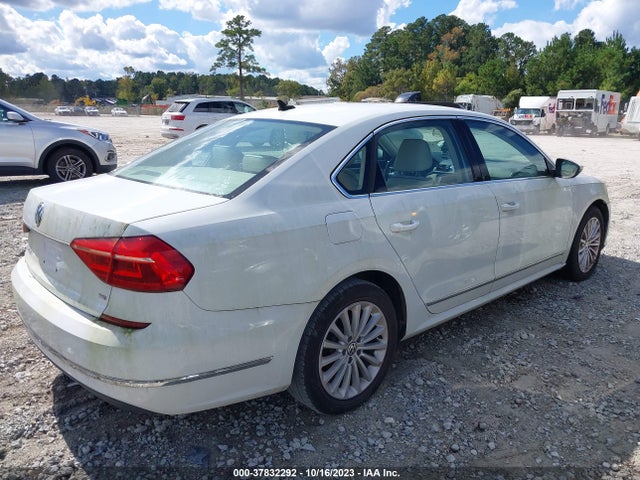 2016 VOLKSWAGEN PASSAT 1VWBT7A32GC022556 Photo 3