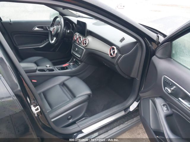 WDCTG4GBXJJ454057 Mercedes-Benz Gla Gla 250