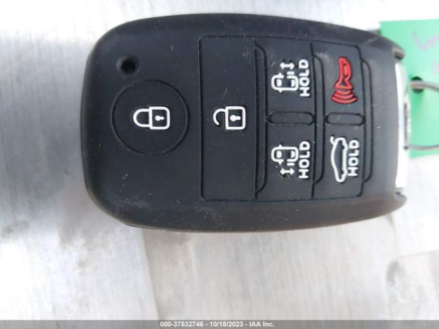 KNDMB5C12H6268019 KIA SEDONA LX