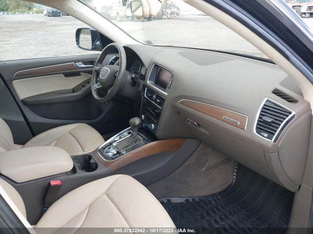 WA1CMAFP8EA009083 Audi Q5 Premium Plus