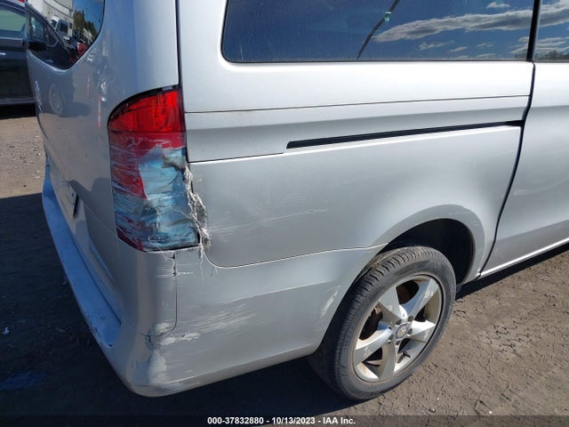 WD4PG2EE7G3061063 Mercedes-Benz METRIS PASSENGER VAN
