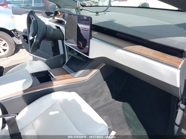 2022 TESLA MODEL X VIN: 7SAXCBE5XNF327149