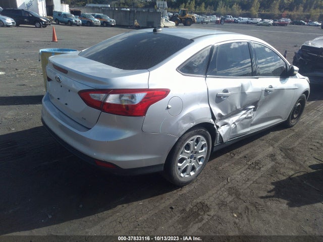 2014 FORD FOCUS SE VIN: 1FADP3F21EL221531