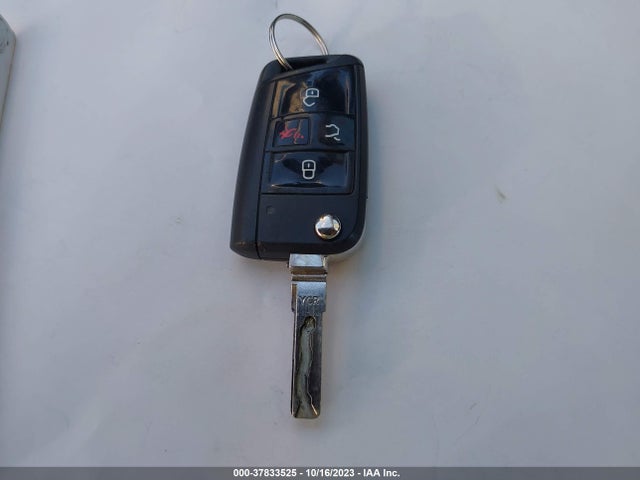 3VWC17AU2GM508396 Volkswagen Golf Sportwagen Tsi S