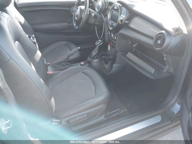 WMWXP5C38H2F61480 Mini Hardtop 2 Door Cooper
