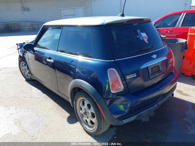 2006 MINI COOPER WMWRC33586TJ78752 Photo 2