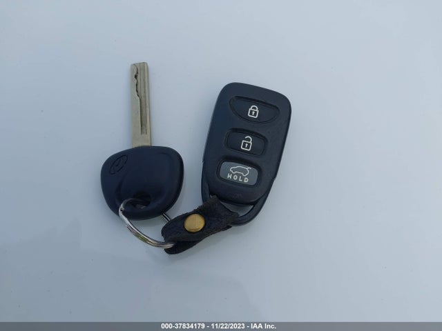 2013 HYUNDAI ELANTRA GT VIN: KMHD35LE3DU039933