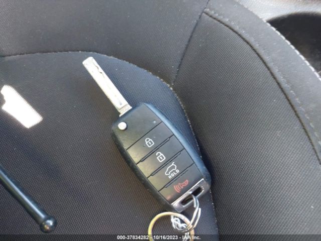 KNDJN2A24H7499843 KIA Soul Base