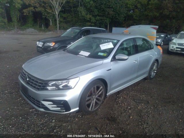 1VWAA7A32JC002705 Volkswagen Passat R-line