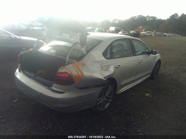 1VWAA7A32JC002705 Volkswagen Passat R-line