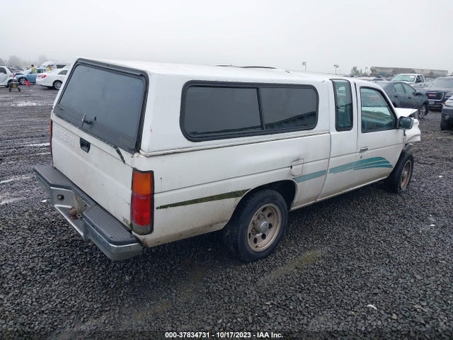 1994 NISSAN TRUCK KING CAB XE VIN: 1N6SD16S2RC417835